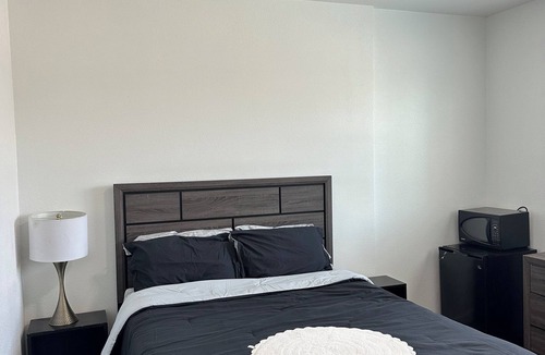 Hayesville Apartment | Charming studio in delightful Salem with central heating and cooling.