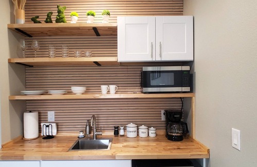 Sarasota Apartment | Charming studio in fabulous University Pines-Sarasota