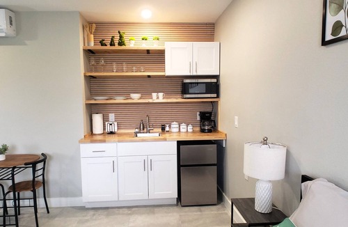 Sarasota Apartment | Charming studio in fabulous University Pines-Sarasota