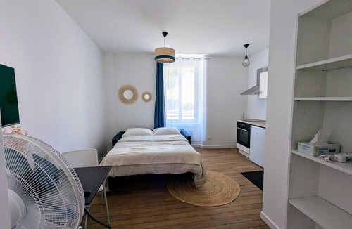 Chateauroux Apartment | Charming Studio in Châteauroux - Cozy Stay with Free Parking & Modern Comforts
