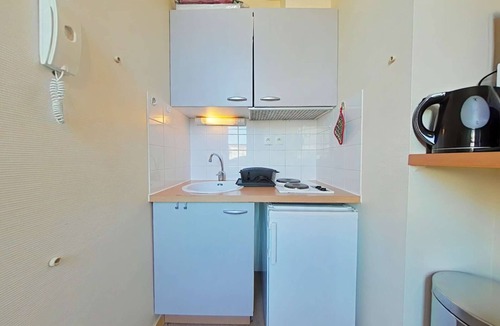 La Rochelle City Centre Apartment | Charming Studio in La Rochelle Center with Private Parking