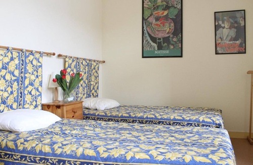 La Rochelle City Centre Apartment | Charming Studio in La Rochelle Center with Private Parking