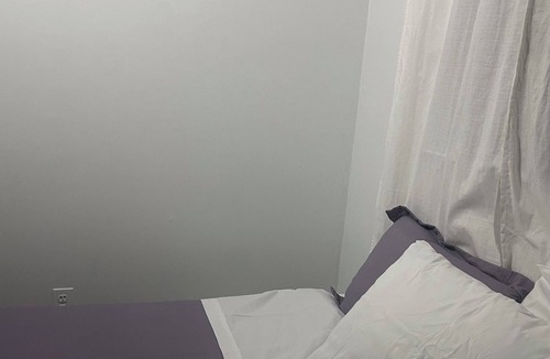 Clifton Apartment | Charming studio in lovely Clifton with WiFi, AC