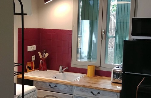 Nyons Apartment | Charming Studio in Nyons