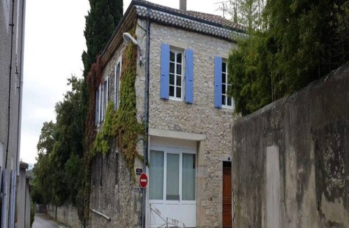 Sauzet Apartment | Charming studio in old farmhouse, private parking, swimming pool.