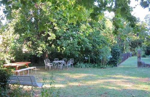 Sauzet Apartment | Charming studio in old farmhouse, private parking, swimming pool.