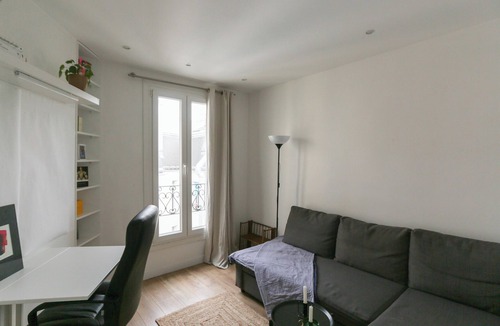 Curial Cambrai Apartment | Charming Studio in Paris