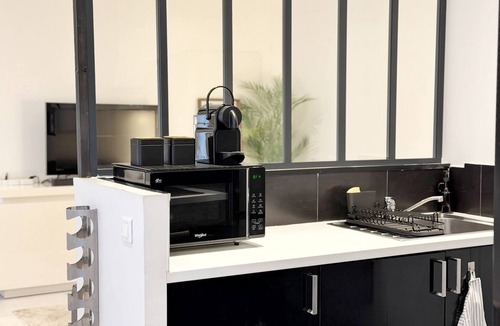 Quartier de la Folie-Mericourt Apartment | Charming studio in the heart of République