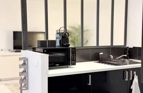 Quartier de la Folie-Mericourt Apartment | Charming studio in the heart of République