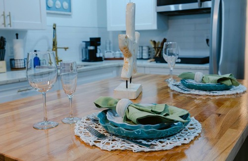 Naples Apartment | Charming studio in tranquil Naples with AC.