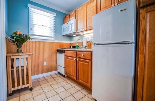 Block Island Apartment | Charming Studio in Island Manor Resort
