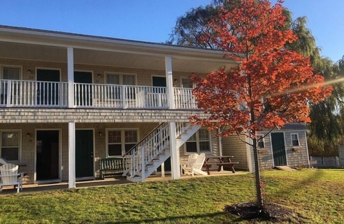 Block Island Apartment | Charming Studio in Island Manor Resort