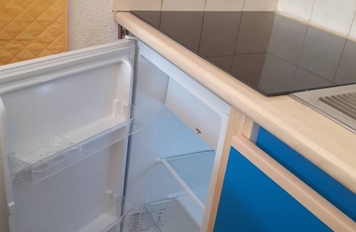 Station de Drouzin le Mont Apartment | Charming Studio in Verdant Setting with Balcony, Sleeps 4