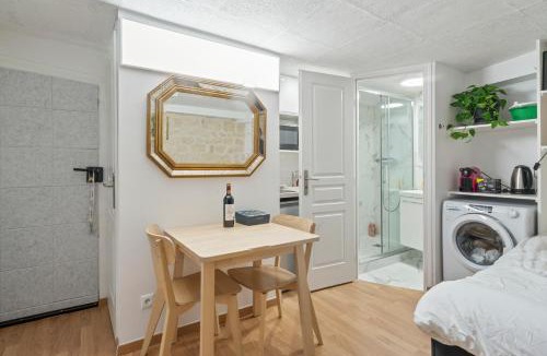 Les Halles Apartment | Charming Studio Louvre