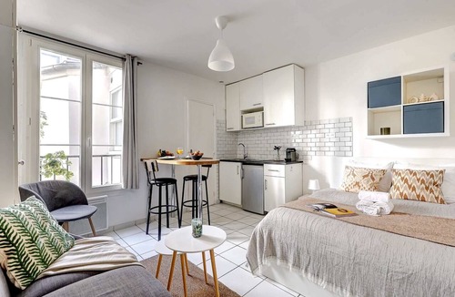 Quartier du Gros-Caillou Apartment | Charming Studio near Eiffel Tower for 2