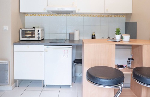 Yves Farge - Le Fleuve Apartment | Charming Studio Near Jean Macé