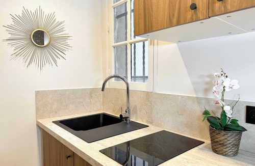 Saint-Merri Apartment | Charming studio near the Louvre Museum