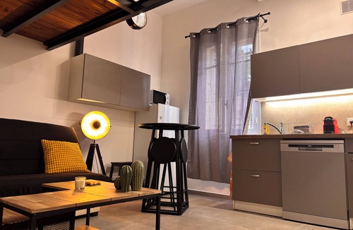 Saint Maurice Apartment | Charming Studio Nice near Tram district Le Ray 20min from downtown