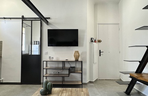 Saint Maurice Apartment | Charming Studio Nice near Tram district Le Ray 20min from downtown