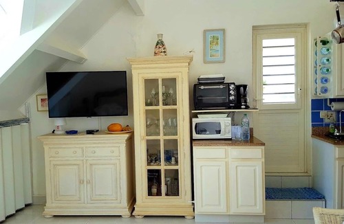 Nettle Bay Apartment | Charming studio on the beach