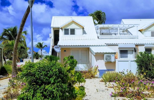 Nettle Bay Apartment | Charming studio on the beach