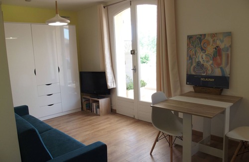 Grabels Apartment | Charming studio: quietness next to Monpellier attractivity.