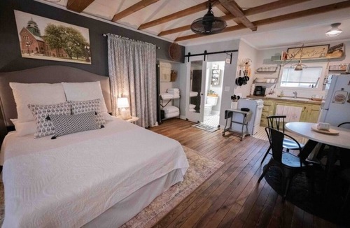 Stillwater Apartment | Charming Studio Steps from Downtown Stillwater’s Breweries, Restaurants, & Shops