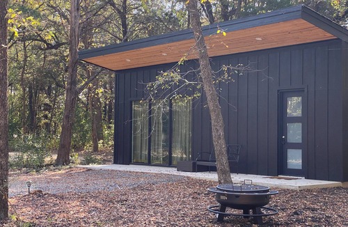 Gober Cabin | Charming Studio style 1-bedroom cabin in Bonham