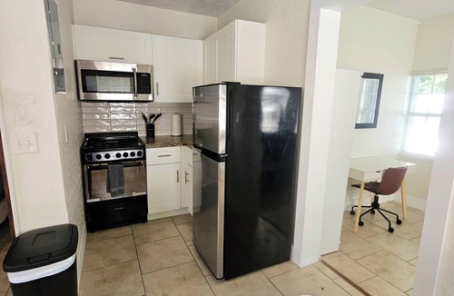 River Oaks Apartment | Charming Studio Apartment 1 in Fort Lauderdale.