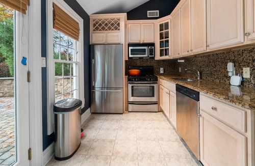 Franklin Lakes Cottage | Charming Studio Cottage with Pool Access