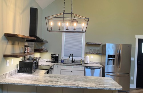 Barker Heights Apartment | Charming studio in beautiful Hendersonville with AC, WiFi, hot tub & gated