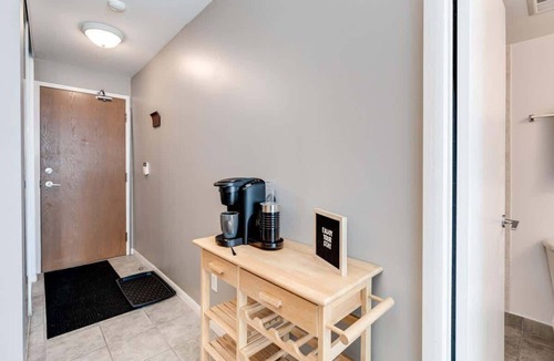 Fort York Condo | Charming Studio w/CN Tower & Ontario Lake View!