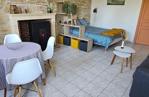 Thaumiers House | Charming Studio with 1 hectare pond in a quiet location