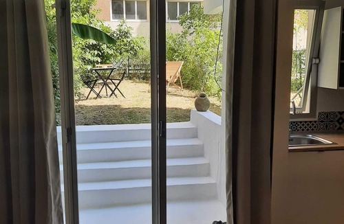 Epinettes Apartment | Charming Studio with Garden Terrace in the 17th C 07
