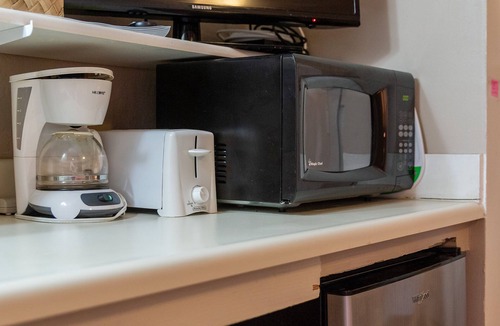 Kalama Tract Apartment | Charming Studio with King Bed & Private Bath - AC and Steps from the Beach!