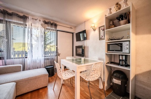 Bogeve Apartment | Charming Studio with Mountain View and Balcony