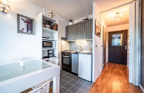 Bogeve Apartment | Charming Studio with Mountain View and Balcony