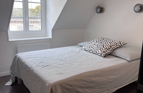 Pigalle Apartment | Charming studio with Moulin rouge view