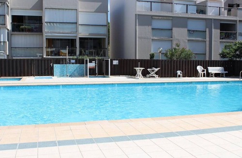 Port Rive Gauche Apartment | Charming Studio with Parking, Terrace & Pool Close to Grazel Beach, Gruissan