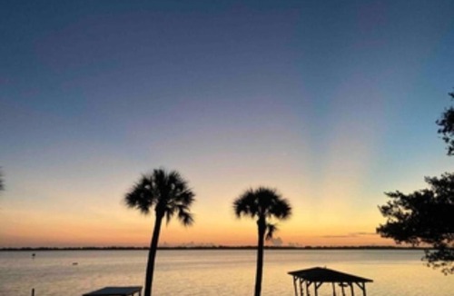 Tropic House | Charming studio with panoramic river views