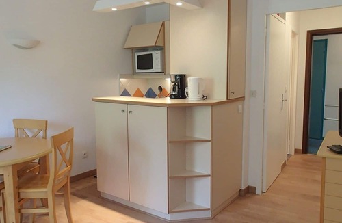 Fabron Apartment | charming studio with pool and park 600 m to the beach