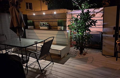 La Crau Apartment | Charming studio with private courtyard