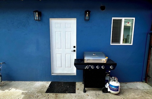 Fairview Apartment | Charming studio with WiFi and AC In Hayward