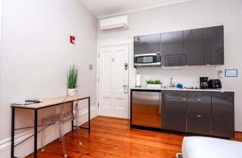 Beacon Hill Apartment | Charming & Stylish Studio on Beacon Hill #9