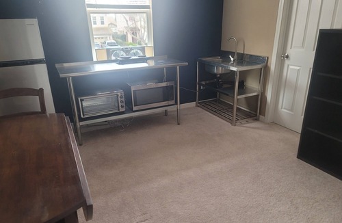 Brentwood House | Charming Suite: Private Bath and Kitchen