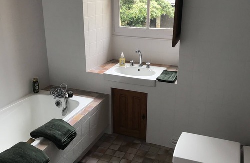 Durtal Bed & Breakfast | Charming suite, sleeps 4, in a quiet garden in Anjou