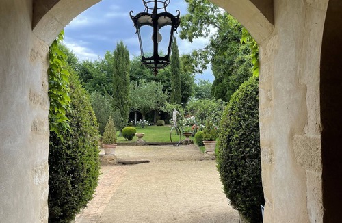 Durtal Bed & Breakfast | Charming suite, sleeps 4, in a quiet garden in Anjou