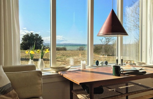 Holbaek House | Charming summerhouse by the water