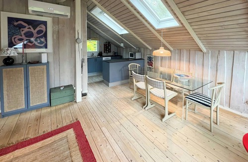 Roslev House | Charming summerhouse with a view of the Limfjord