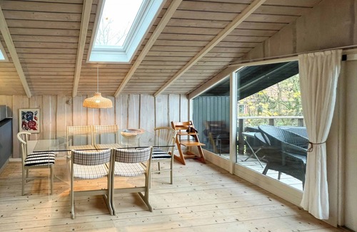 Roslev House | Charming summerhouse with a view of the Limfjord